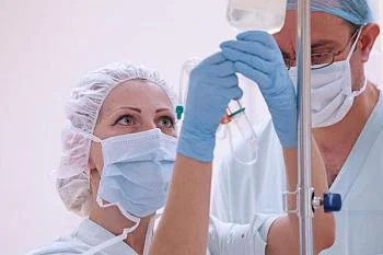 В 2015 году число врачей в регионе увеличилось на 32 человека, среднего медперсонала – на 136 В 2015 году число врачей в регионе увеличилось на 32 человека, среднего медперсонала – на 136