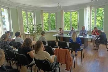 Профилактика зависимостей и защита детей: в Калининграде прошло расширенное заседание КДНиЗП