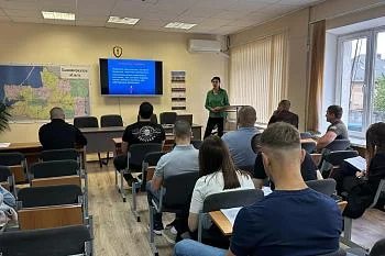 Доктор Гамаева провела лекцию для сотрудников Калининградского наркоконтроля по выявлению признаков наркотического опьянения