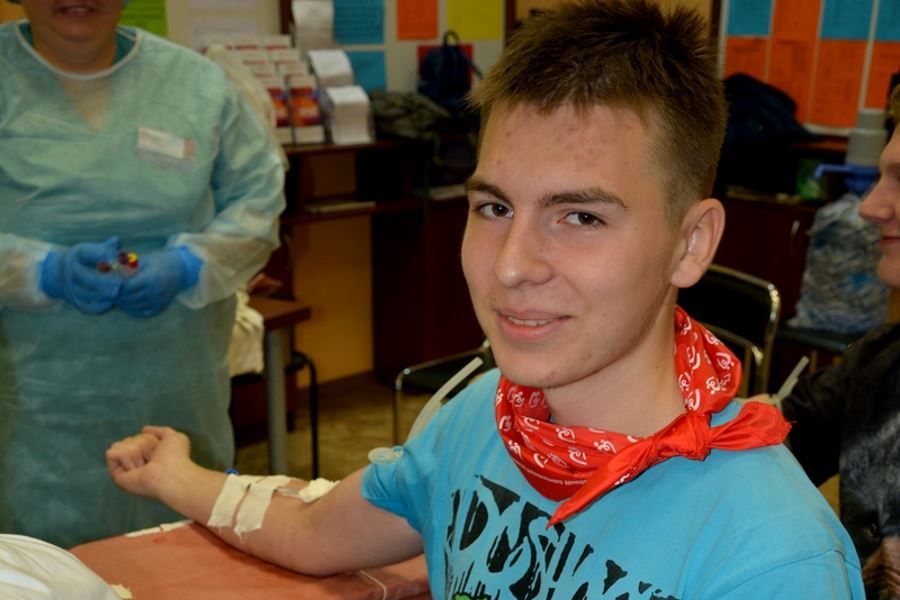 Ряды доноров крови пополнили студенты
